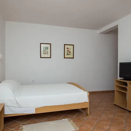 Dubravka 公寓 米利尼